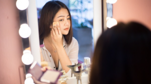 合宿免許（教習所）で化粧は必要ですか？